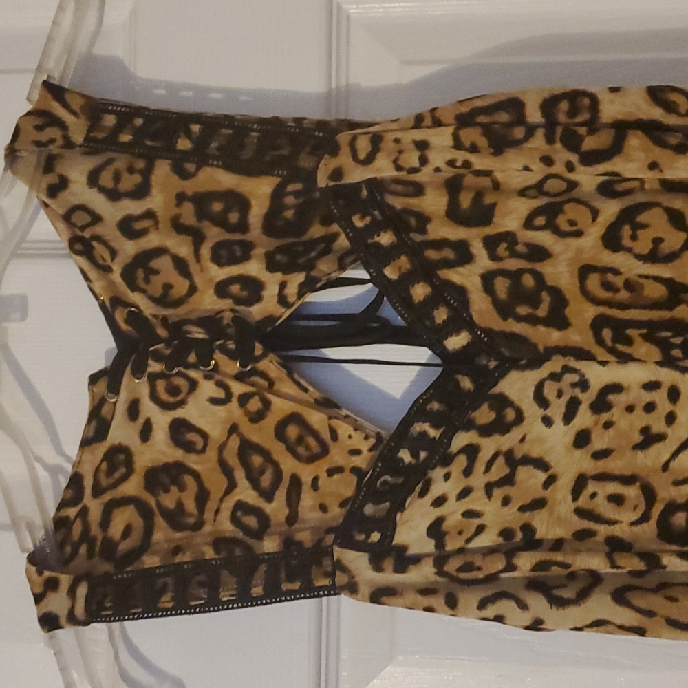 Dress - Picture 4 of 4
